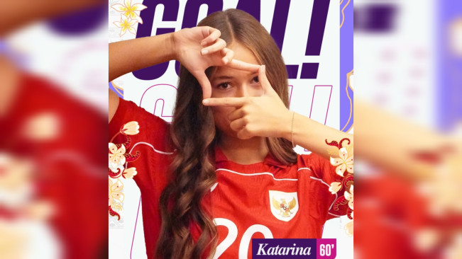 Selebrasi pemain Timnas Putri Indonesia U-17, Katarina usai mencetak gol ke gawang Macau. [Instagram]